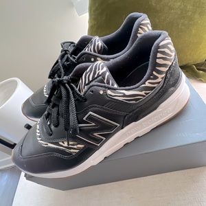 ✨New Balance 997H Women's Black Animal Print Athletic Shoes